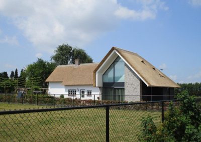 Verbouwde boerderij in Den Hout