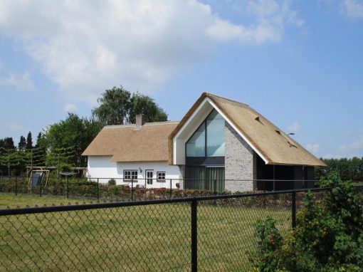 Verbouwde boerderij in Den Hout